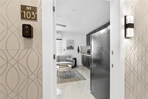 103-91865 Overseas Hwy, Tavernier, FL, 33070-2652 | Card Image