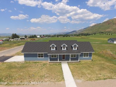 153 Honeybee Lane, House other with 3 bedrooms, 2 bathrooms and null parking in Afton WY | Image 2