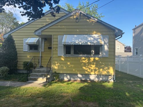 86 Woodcrest Ave, Stratford, CT, 06614-4838 | Card Image
