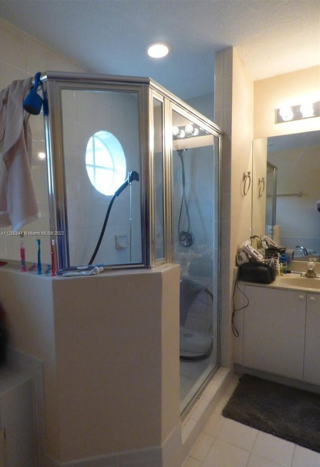 APT-102 - 7313 Nw 173 Rd Dr, Condo with 3 bedrooms, 2 bathrooms and null parking in Hialeah FL | Image 15