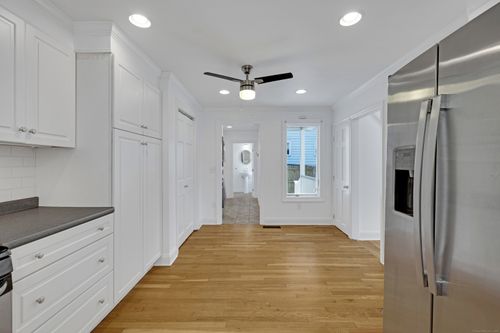 a-169 S Water St, Greenwich, CT, 06830-6826 | Card Image