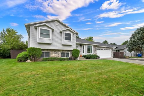 2425 E View Dr, South Weber, UT, 84405-9458 | Card Image