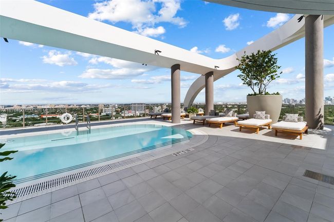 2005 - 2678 Tigertail Ave, Condo with 2 bedrooms, 2 bathrooms and null parking in Coconut Grove FL | Image 17