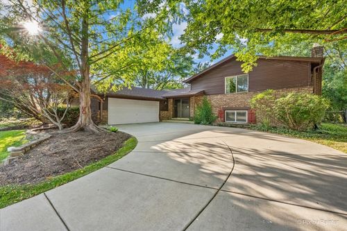 602 E Hackberry Dr, Arlington Heights, IL, 60004-1521 | Card Image