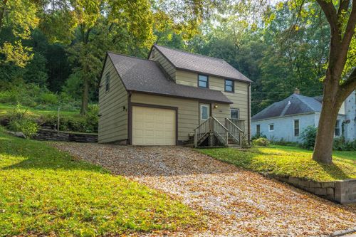 410 N Adams St, SAINT CROIX FALLS, WI, 54024-9179 | Card Image