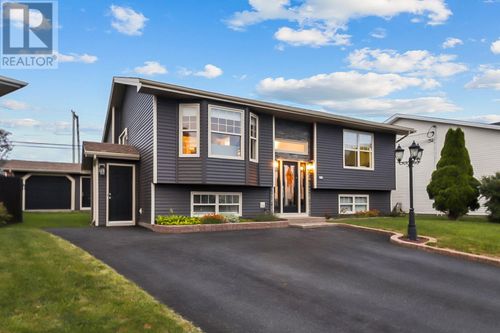 49 Sapphire Cres, House with 3 bedrooms, 3 bathrooms and null parking in Mount Pearl NL | Card Image