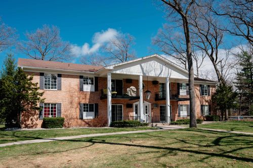 741 Indian Trail Blvd, Traverse City, MI, 49686-3562 | Card Image