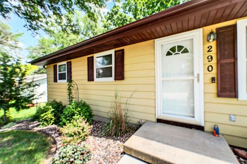 290 Ash St, Oregon, WI, 53575-1304 | Card Image