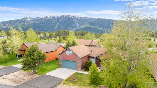 15 Buckskin Dr, Donnelly, ID, 83615-4703 | Card Image