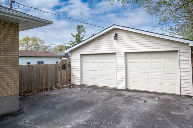 70 Briscoe St, House other with 4 bedrooms, 2 bathrooms and 4 parking in Amherstview ON | Image 31