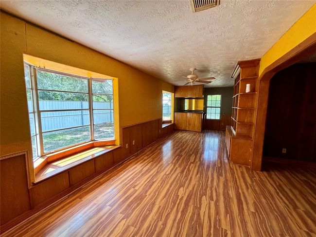 7947 Moore Rd, House other with 5 bedrooms, 4 bathrooms and 2 parking in Pearland TX | Image 9