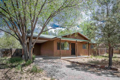 725 Salazar Rd, Taos, NM, 87571-8222 | Card Image