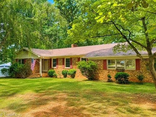 10 Woodcrest Dr, Lexington, NC, 27295-1662 | Card Image