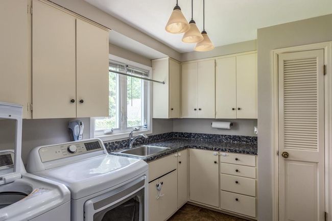 11 Meadowbrook Court, House other with 5 bedrooms, 5 bathrooms and null parking in GRAND CHUTE WI | Image 24