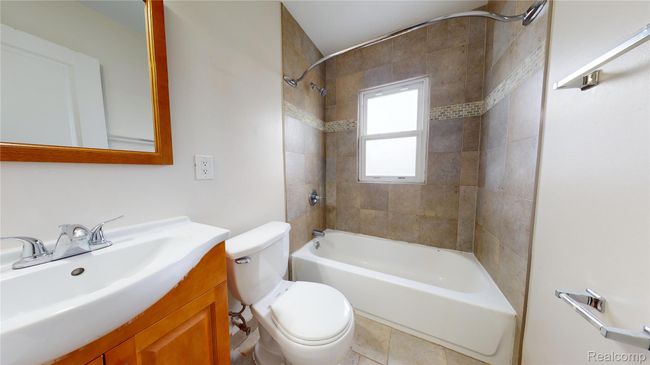 1045-E-Breckenridge-St-Marketing-Bathroom.jpg | Image 12