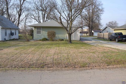 414 Lincoln St, Osage City, KS, 66523-1534 | Card Image