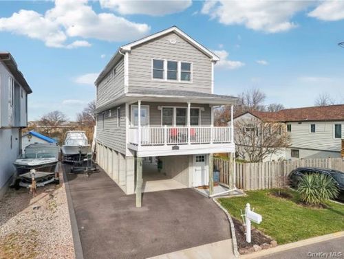 3717 Somerset Dr, Seaford, NY, 11783-3450 | Card Image