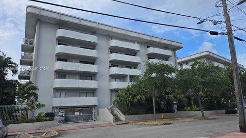 4e-110 S Shore Dr, Miami Beach, FL, 33141-3980 | Card Image