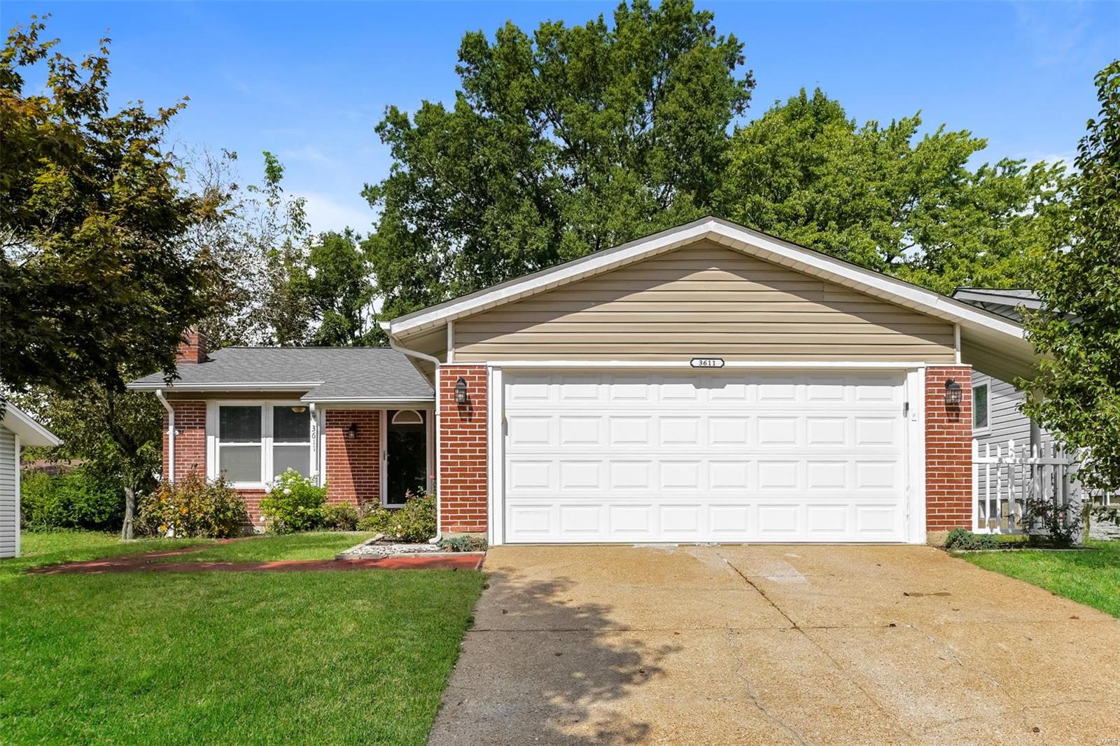 Heather Trails Dr, Florissant, MO 63031
