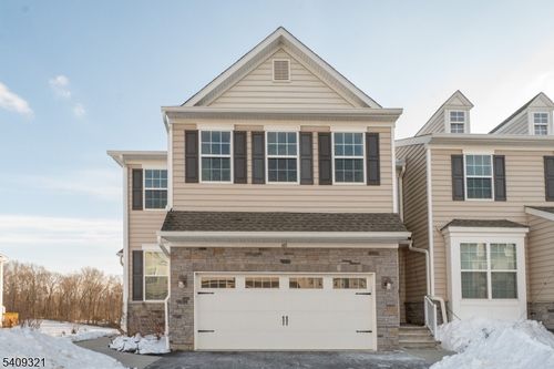 601 Charleston Dr, Monroe Twp, NJ, 08831-3329 | Card Image