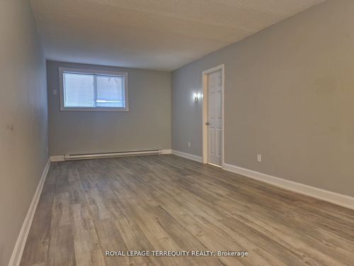2-207 Trent St E, Whitby, ON, L1N1L7 | Card Image