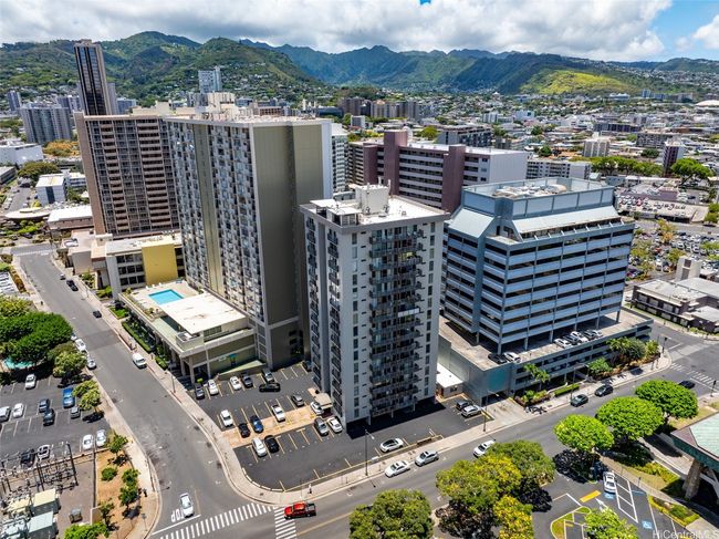 APT-703 - 731 Amana St, Condo with 2 bedrooms, 2 bathrooms and 1 parking in Honolulu HI | Image 5