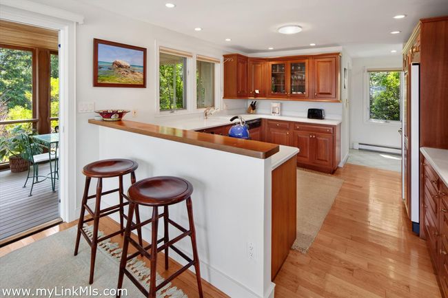 100 Gosnolds Way, House other with 4 bedrooms, 3 bathrooms and null parking in Chilmark MA | Image 33