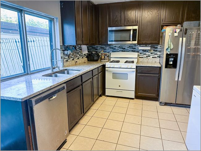 5540 Pebblebeach Dr, Townhouse with 3 bedrooms, 3 bathrooms and 2 parking in Hanover Park IL | Image 9