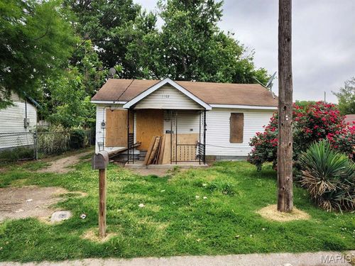1102 Madison Ave, Caruthersville, MO, 63830-2152 | Card Image