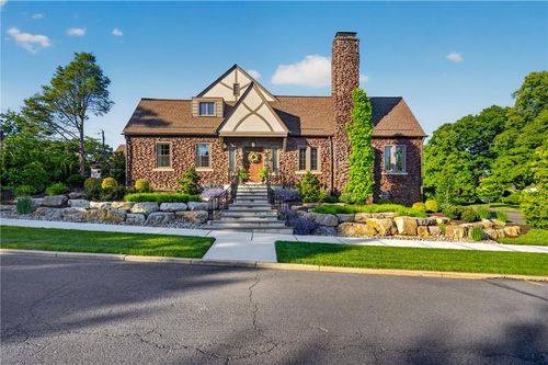 675 Edgeboro Blvd, Bethlehem, PA, 18017-5161 | Card Image