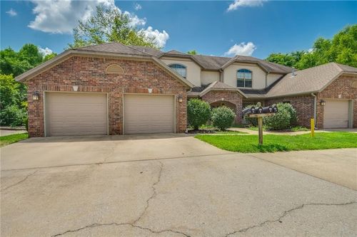 apt-4-688 S Solis Ave, Fayetteville, AR, 72701-8161 | Card Image