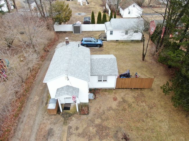 7 &amp; 7R N Washington Avenue, Home with 2 bedrooms, 2 bathrooms and 4 parking in East Lyme CT | Image 22