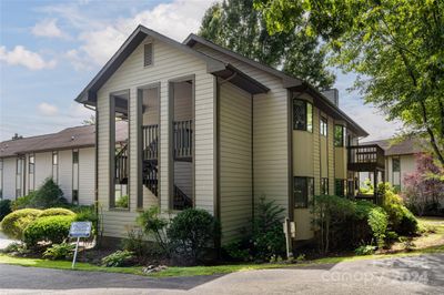 6 - 201 Racquet Club Road, Condo with 2 bedrooms, 2 bathrooms and null parking in Asheville NC | Image 2