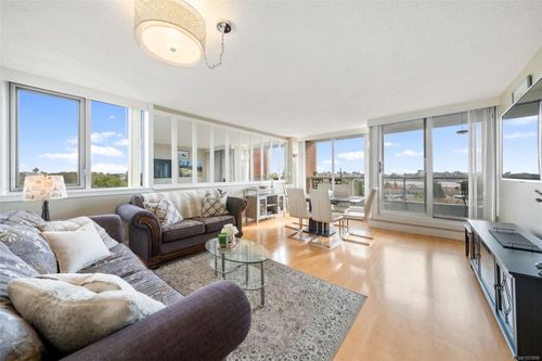 1002-327 Maitland St, Victoria, BC, V9A7G7 | Card Image