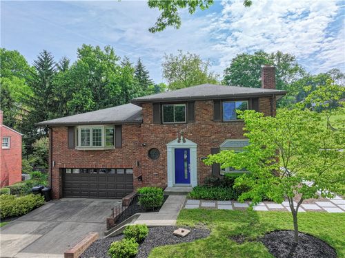 1531 Oakwood Dr, Pittsburgh, PA, 15234-1011 | Card Image