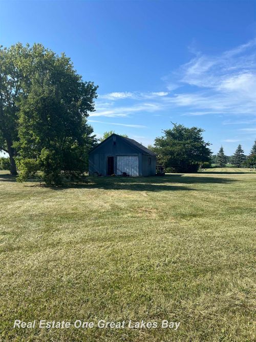 5614 Mangus Rd, Beaverton, MI, 48612-8912 | Card Image