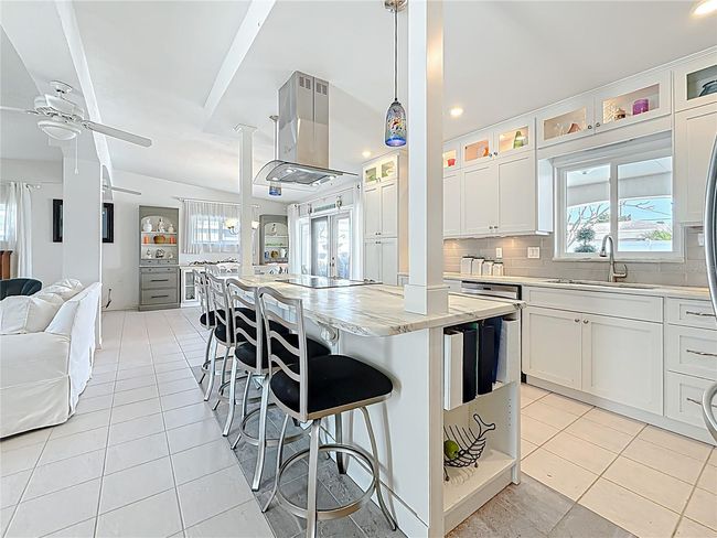2593 W Vina Del Mar Blvd, House other with 3 bedrooms, 2 bathrooms and null parking in ST PETE BEACH FL | Image 13