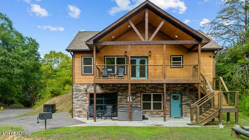 147 Smoky Mountain Way, Sevierville, TN, 37876-1694 | Card Image