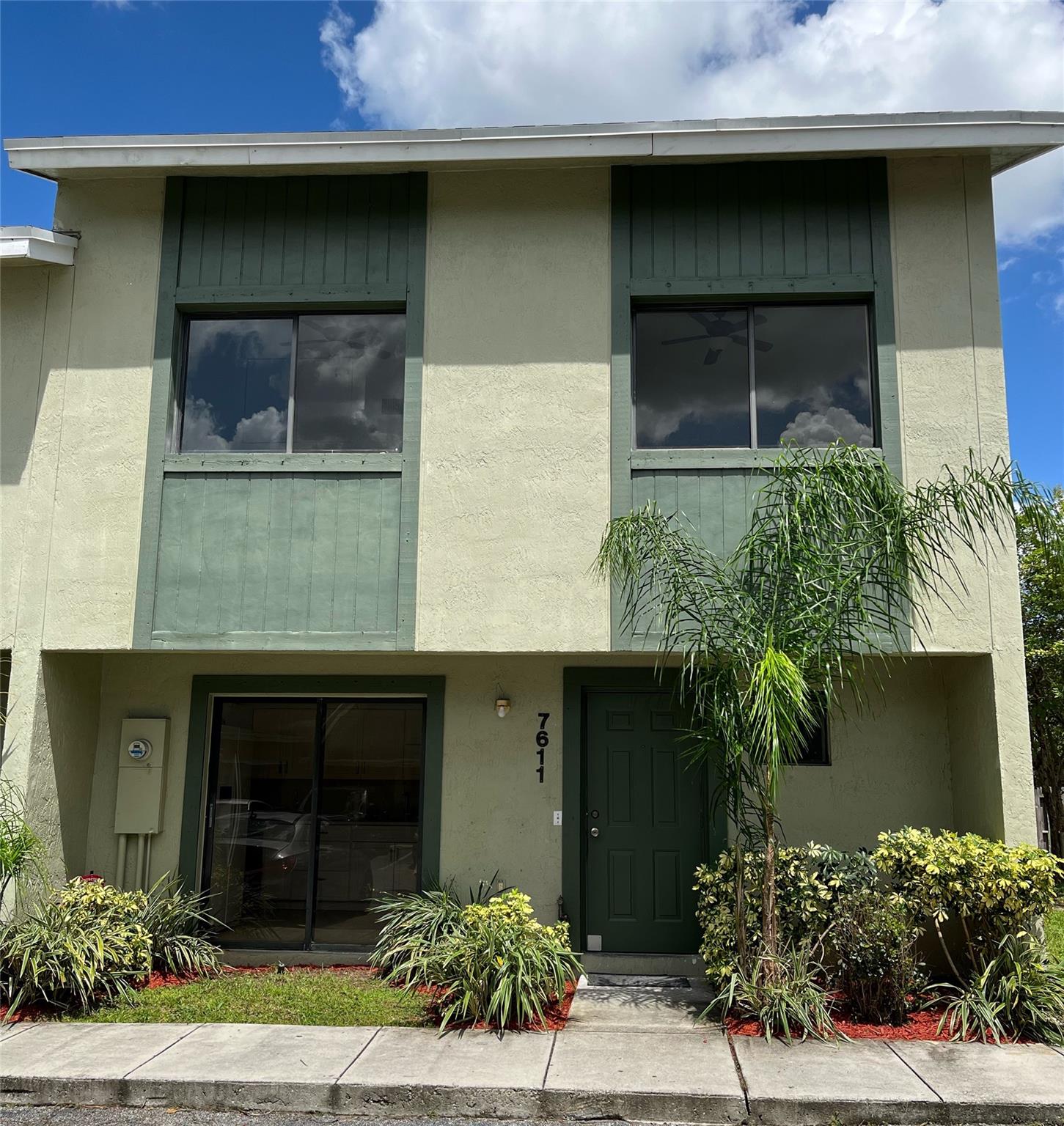 38th Ct, Sunrise, FL 33351