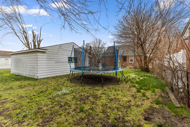 Outside Rear | Image 26