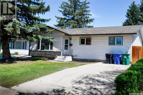134 Cooper Cres, Saskatoon, SK, S7M4L3 | Card Image