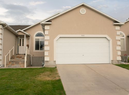 686 Greystone Way, Tooele, UT, 84074-4006 | Card Image