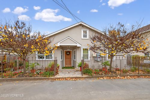 4 5th St, New Egypt, NJ, 08533-1402 | Card Image