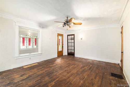 122 N Hayford Ave, Lansing, MI, 48912-4143 | Card Image