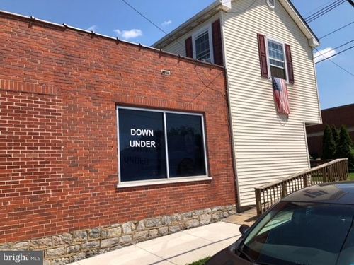 301 N George St, Charles Town, WV, 25414-1505 | Card Image