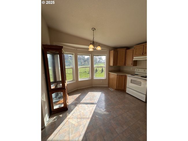 34112 Ophir Rd, House other with 3 bedrooms, 2 bathrooms and 2 parking in Gold Beach OR | Image 12