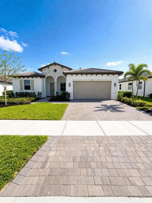 2402 Se 30th St, Homestead, FL, 33035 | Card Image