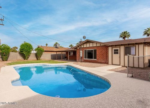 8716 E Holly St, Scottsdale, AZ, 85257-2915 | Card Image