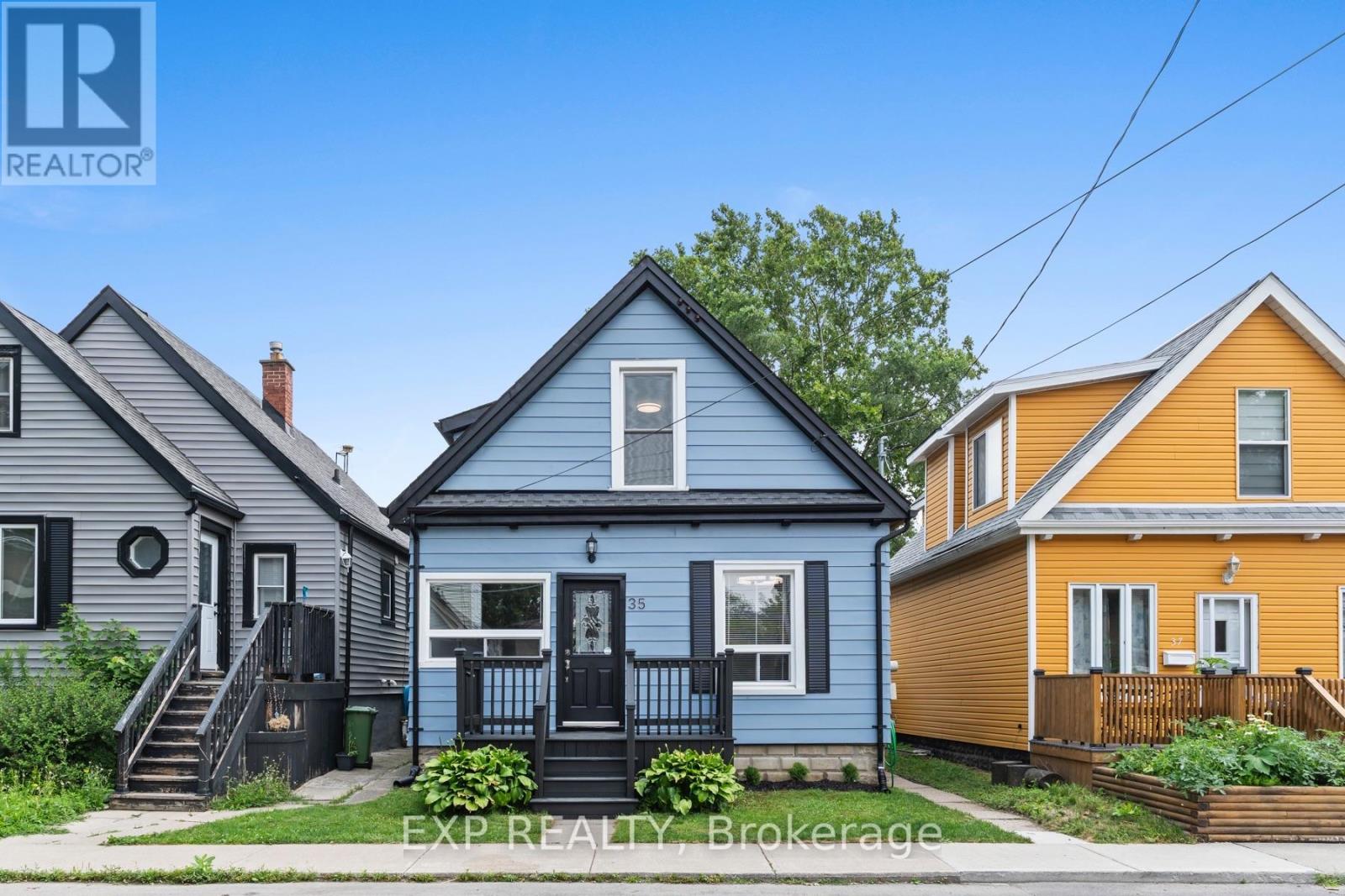 Residential in Hamilton (Eastmount) 2