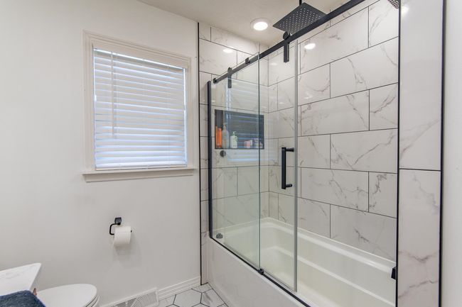 735 Streaming Water Loop, House other with 3 bedrooms, 4 bathrooms and null parking in Clifton TN | Image 30